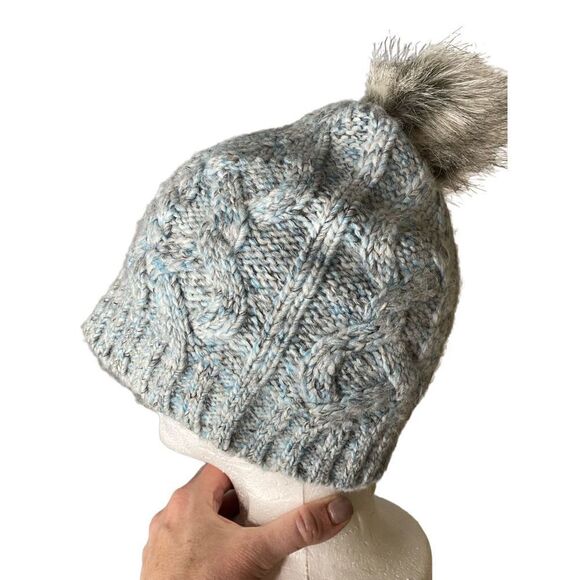 Banana Republic all over grey cable knit beanie Pom Pom - Picture 4 of 8